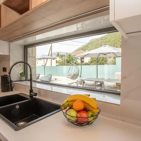 Pietra Di Mare Yénion